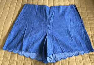NWT ANN TAYLOR Scalloped Hem Side Zip Shorts Blue Chambray Sz 14 - Picture 1 of 5