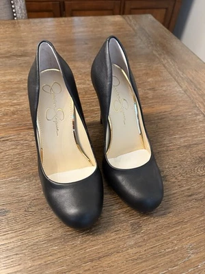 Sapato Jessica Simpson Calie Pump Tamanho 7 Preto Sintético Novo Sem Caixa - Imagem 1 de 4