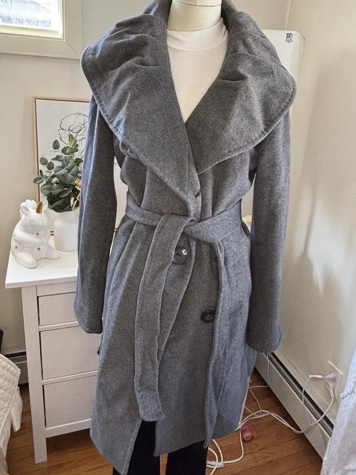 Casaco cinza Ellen Tracy com cinto de gravata e fecho de botão tamanho 14 grande - Imagem 1 de 4