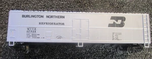 HO Scale BN 50' Mechanical Refrigerator Car by Bachmann (RH503) - Picture 1 of 2