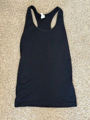 Camiseta sin mangas Nikibiki Wmns negra larga espalda deportiva O/S Foto 1 de 2