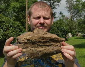 Large Heavy Dinosaur Bone Section - Authentic Fossil - from Hell Creek Formation - Picture 1 of 10