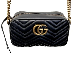 Bolso de Hombro Gucci GG Marmont Mini Matelassé Cuero Negro Cadena Dorada - Imagen 1 de 7
