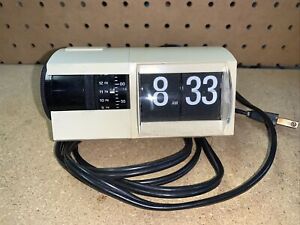 SOLARI C & UDINE CIFRA 3 SYNCHRON PIRELLI. DIGITAL FLIP CLOCK GINO VALLE  DESIGN