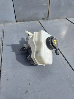 2009-2013 BMW 335i 335xi 328xi 328i E90 E92 cilindro mestre de freio com tanque fabricante de equipamento original - Imagem 1 de 3
