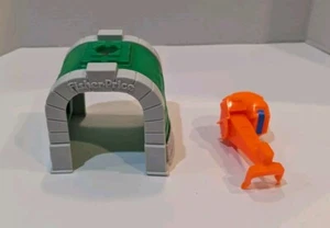 Fisher Price Juego de Montaña Flip Track Túnel con Grúa Repuesto - Imagen 1 de 6