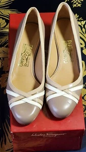 FERRAGAMO GAMY  NUTMEG/MACADAMIA WHITE NUTMEG STRIPE PUMPS BLOCK HEELS Sz 6B/36. - Picture 1 of 12