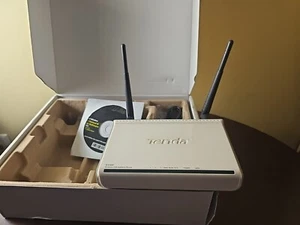 Tenda W306R 300 Mbps 4-Port 10/100 Wireless N Router - Picture 1 of 5