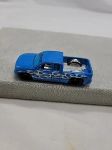 Hot Wheels 2013 '08 Chevy Silverado Blue Low Rider 5 Spoke Die Cast Truck 1:64 - Bild 1 von 18