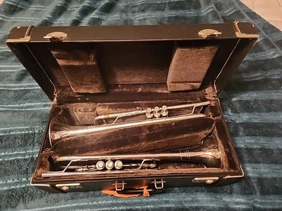  2 trompetas usadas Bb Burbank 5S & C Benge Resno templado 3 Foto 1 de 4