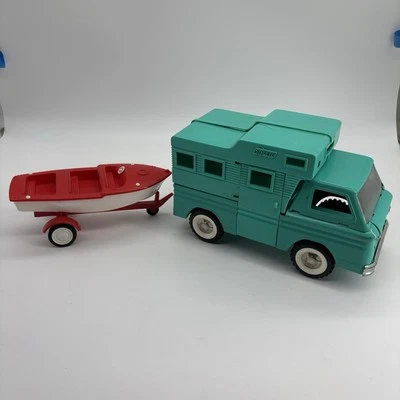 老式 Structo 露营车和船带拖车压钢玩具 # 304 — 第 1/4 张图片