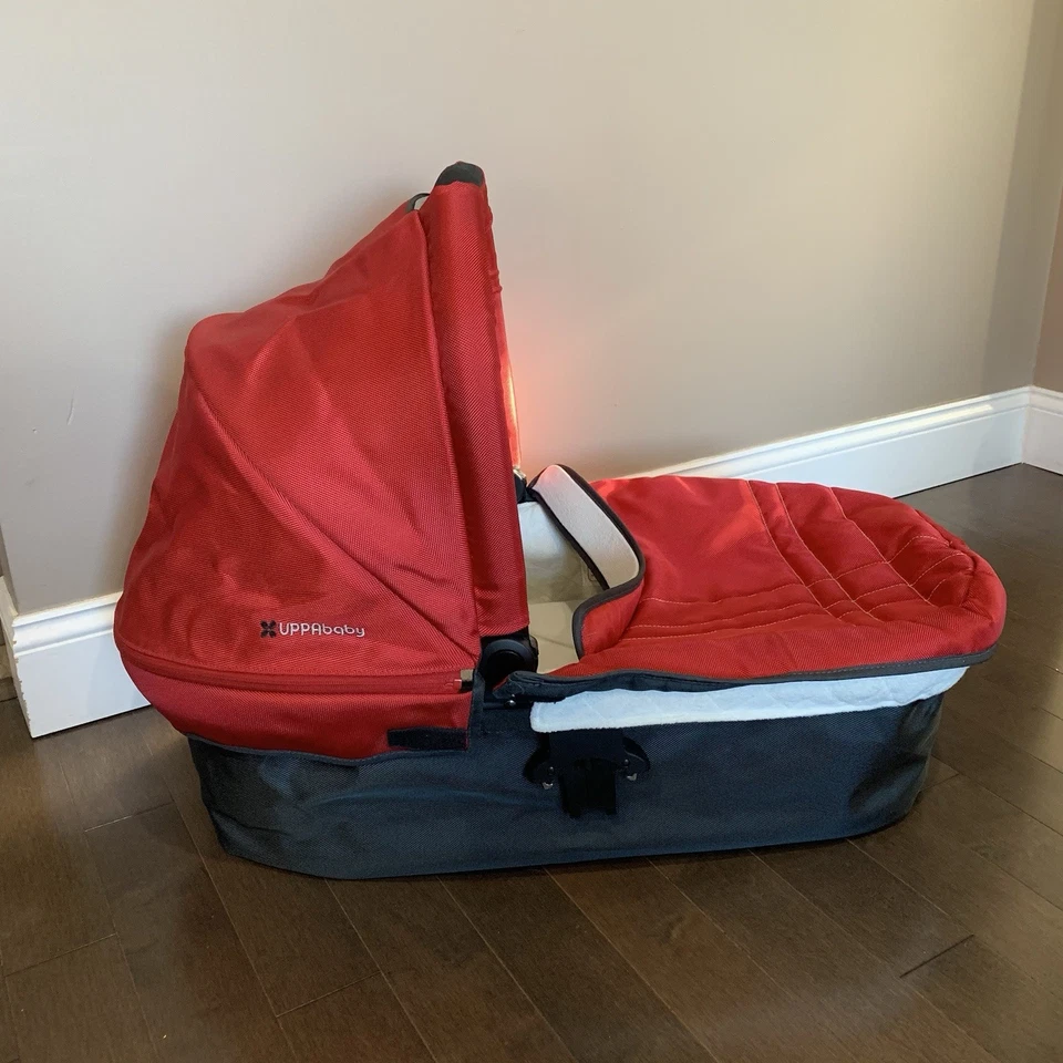 UppaBaby 2012 Universal BABY MOISÉS con Colchón Mosquitero Bolsa de Viaje Rojo Foto 1 de 4
