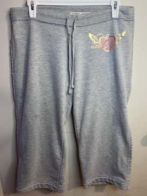 Pantalones deportivos capri Y2K No Boundaries con amor en el trasero con brillo Foto 1 de 4