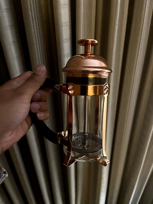 Prensa francesa pequeña de vidrio y oro rosa, 12 oz, usada, buen estado sin marca Foto 1 de 4