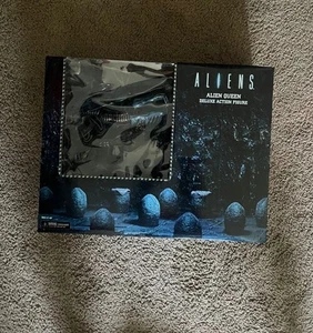 NECA Aliens Xenomorph Queen Ultra Deluxe Action Figure - Picture 1 of 3