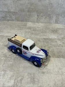 Limited Edition Car Quest Auto Parts 1940 Ford PickUp Truck Coin Bank 1:24 Scale - Picture 1 of 11