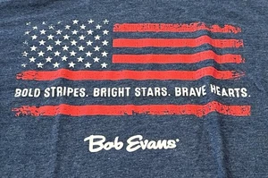 Bob Evans Flagge große Grafik T-Shirt kräftige Streifen helle Sterne mutige Herzen - Bild 1 von 5