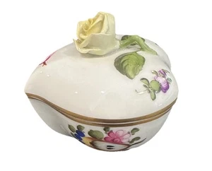 VINTAGE HEREND HEART SHAPE PEAR FRUIT ACCENT BONBONNIERE BOX ROSE KNOB FINE RARE - Picture 1 of 12