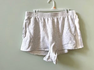 VICTORIA'S SECRET PINK SIZE XL GRAY FLEECE WHITE STRIPE SHORTS WITH POCKETS - Picture 1 of 2
