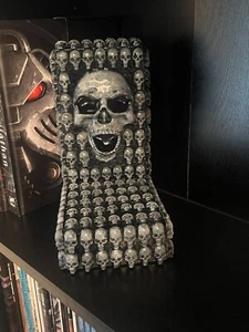 Handmade Timber Gothic Skulls Horror Bookend - Picture 1 of 3