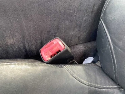 Пряжка переднего ковшеобразного ремня безопасности водителя без подогрева подходит для 06–09 LEXUS IS250 543716 - Изображение 1 из 4