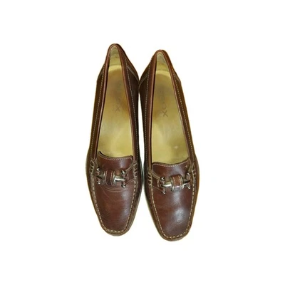 Zapatos mocasines de cuero para mujer Geox talla 7,5 planos marrones, usados Foto 1 de 4