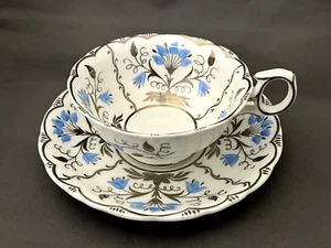 SET TAZZE E PIATTINI WEDGWOOD MODELLO "PAPYRUS" BLU E PLATINO - BONE CHINA - Foto 1 di 8