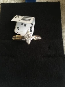 10k yellow gold diamond ring womens 7 - Picture 1 of 7