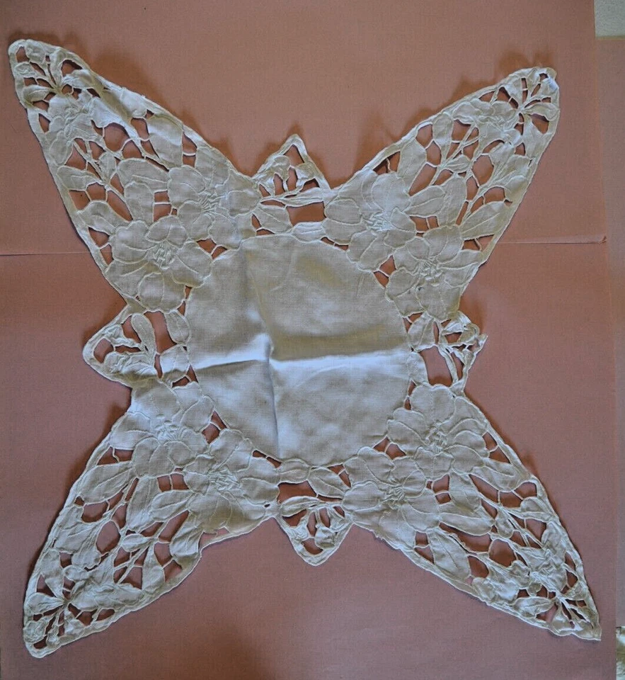 Napperon ancien broderie richelieu - Photo 1/4