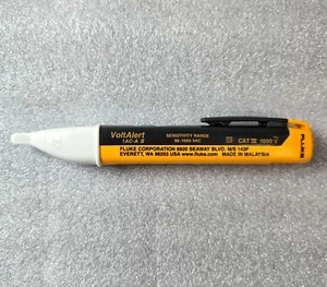 Fluke 1AC-A1-II VoltAlert Tester 90-1000VAC Range - Picture 1 of 3