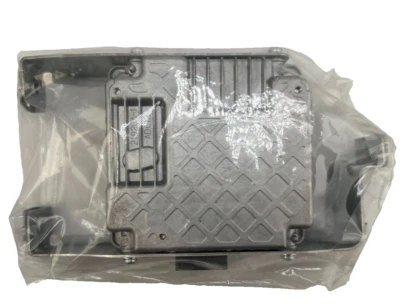 OEM GM 2014-2018 Silverado Sierra AC & DC Power Control Module 84745993 - Image 1 of 2