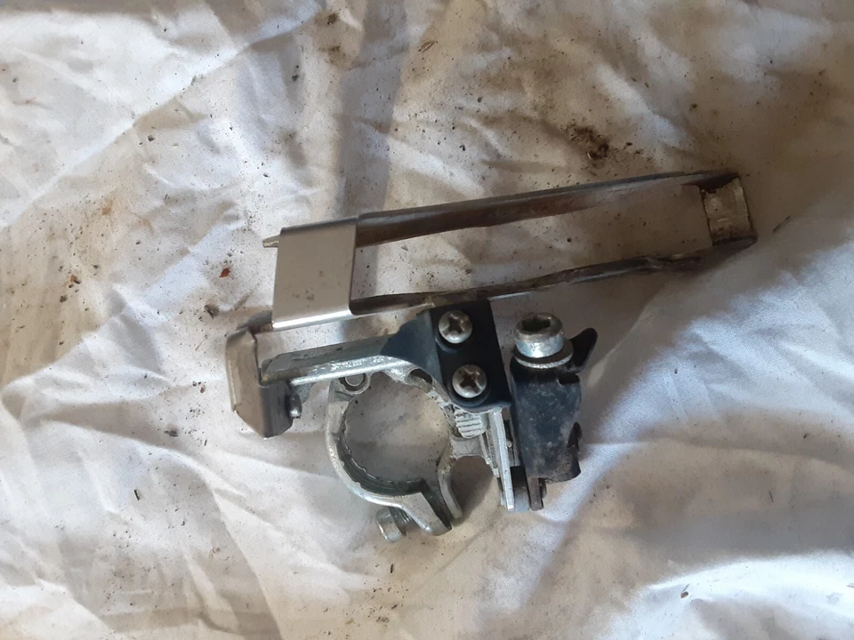 Desviador delantero vintage Shimano FD-TY22-GS - 3x - Doble tracción - Oscilación superior - MTB Foto 1 de 3