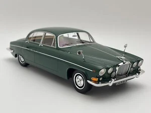 Bos 1/18 Jaguar Mark X 10th Generation 420G UK Green Resin Unopenable Car Model - Picture 1 of 11