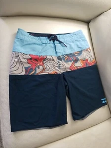 Billabong Board Shorts size 28 stretch Surf swim length 17" inseam 8" - Picture 1 of 9