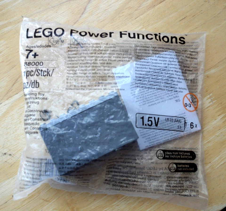 Authentic LEGO 88000 Power Functions Battery Box for Trains/Motors/Lights - NEW - Image 1 of 1