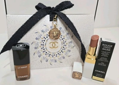 PAQUETE DE MAQUILLAJE CHANEL: 752 BÁLSAMO LABIAL HONEY BLISS + 187 SPIRITUELLE esmalte de uñas nuevo Foto 1 de 4