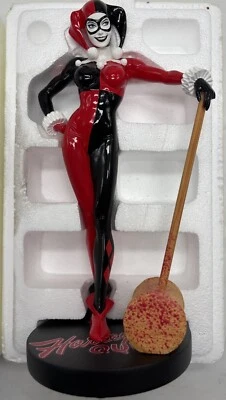 Cover Girls of the DC Universe: Harley Quinn 9.5" Estatua Firmada (1556 de 8000) Foto 1 de 4