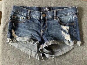 Hollister Short-Short High Rise Junior Größe 5 Taille 27 Used-Look Bündchen roh - Bild 1 von 5