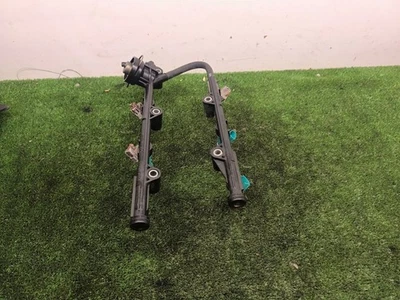 Tubo de línea de riel de combustible gasolina/electricidad Lexus RX 330 - 350 - 400H 2007 2327031070 Foto 1 de 4