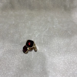 Vintage Swank cufflinks gold tone Ruby Colored Stone - Picture 1 of 3