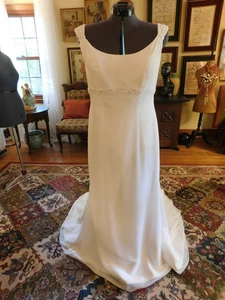 BEAUTIFUL WHITE GALINA CHIFFON & TAFFETA A-LINE BEADED WEDDING GOWN S 14 - Picture 1 of 8