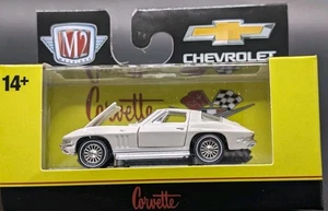 M2 Machines 2024 - Auto-Thentics - 1966 Chevrolet Corvette 327 (White) - Picture 1 of 10