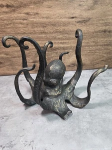 Vintage Stil Metall Oktopus Statue Maritim Akzent Dekor ein Tentakel fehlt  - Bild 1 von 10