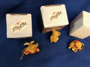 Lote de 3 estatuillas vintage de cerdos de resina Pigsville coleccionables Ganz años 90 - Imagen 1 de 3