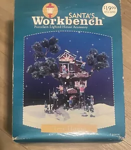 Vintage Weihnachtsmann Werkbank Classic Serie "Baumhaus" Glasfaser beleuchtet neu offene Box - Bild 1 von 2