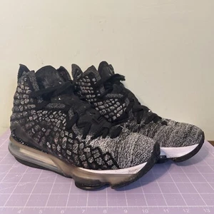 Nike Lebron 17 Black White Size 7 Pre-Owned BQ3177-002 - Picture 1 of 6