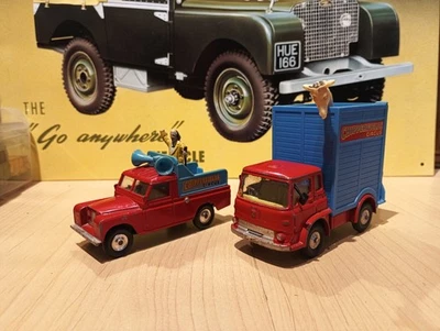 LOT DE 2 CORGI CIRQUE CHIPPERFIELDS LAND ROVER  - Photo 1/2
