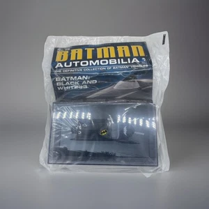 Eaglemoss DC Comics Automobilia Magazine 76 ? BATMAN: BLACK & WHITE #3 BATMOBILE - Picture 1 of 3