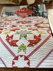“A Very Coriander Christmas” Fat Quarter Shop Block Of The Month - Picture 1 of 16