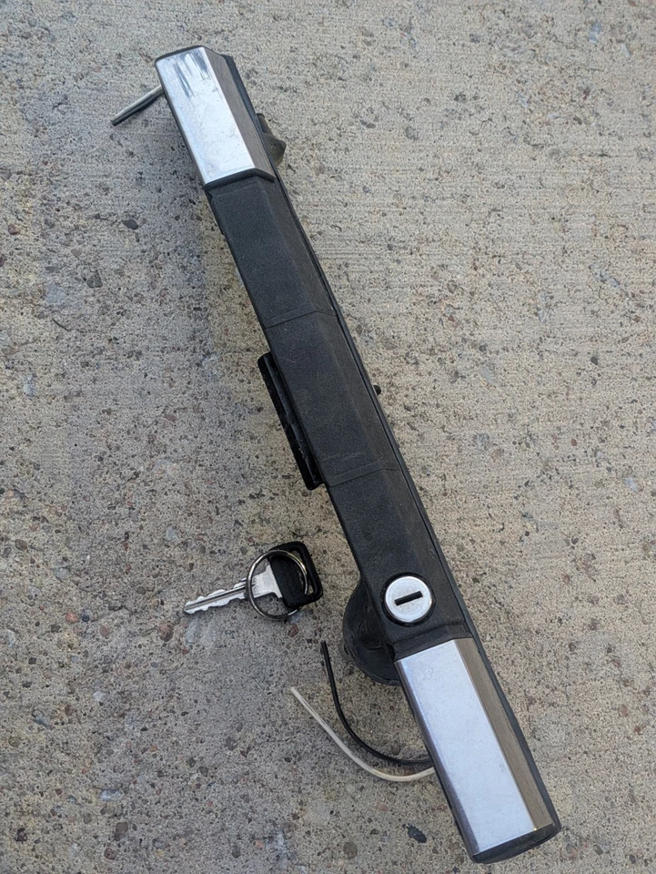 Conjunto de cerradura de pestillo de puerta trasera para vagón VOLVO 740 940 OEM mecanismo de bloqueo y llave Foto 1 de 4